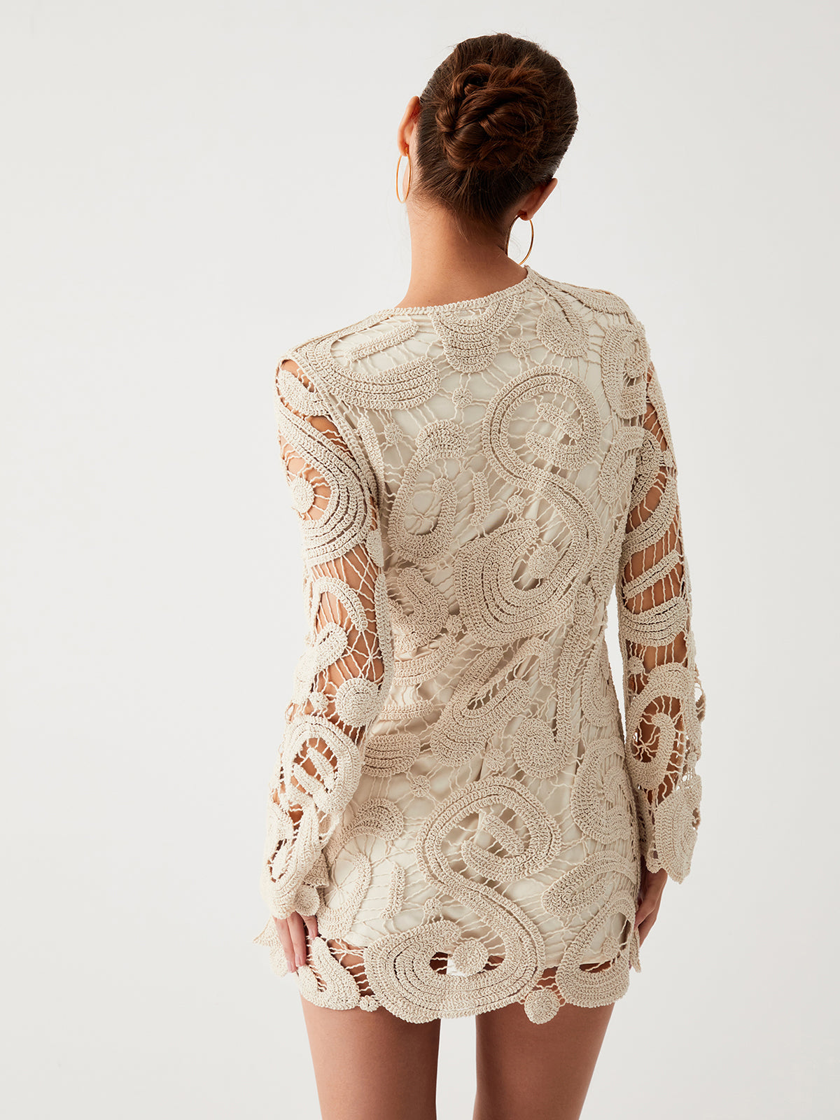 Élégance Bohème Lace Mini Dress