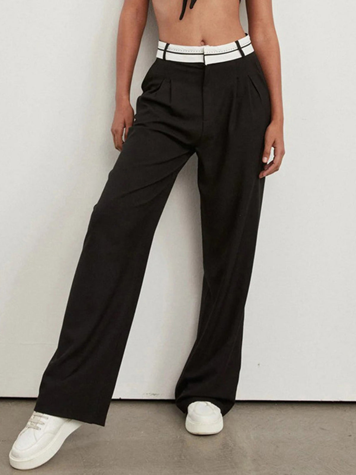 Pleated Loose Cut Trousers