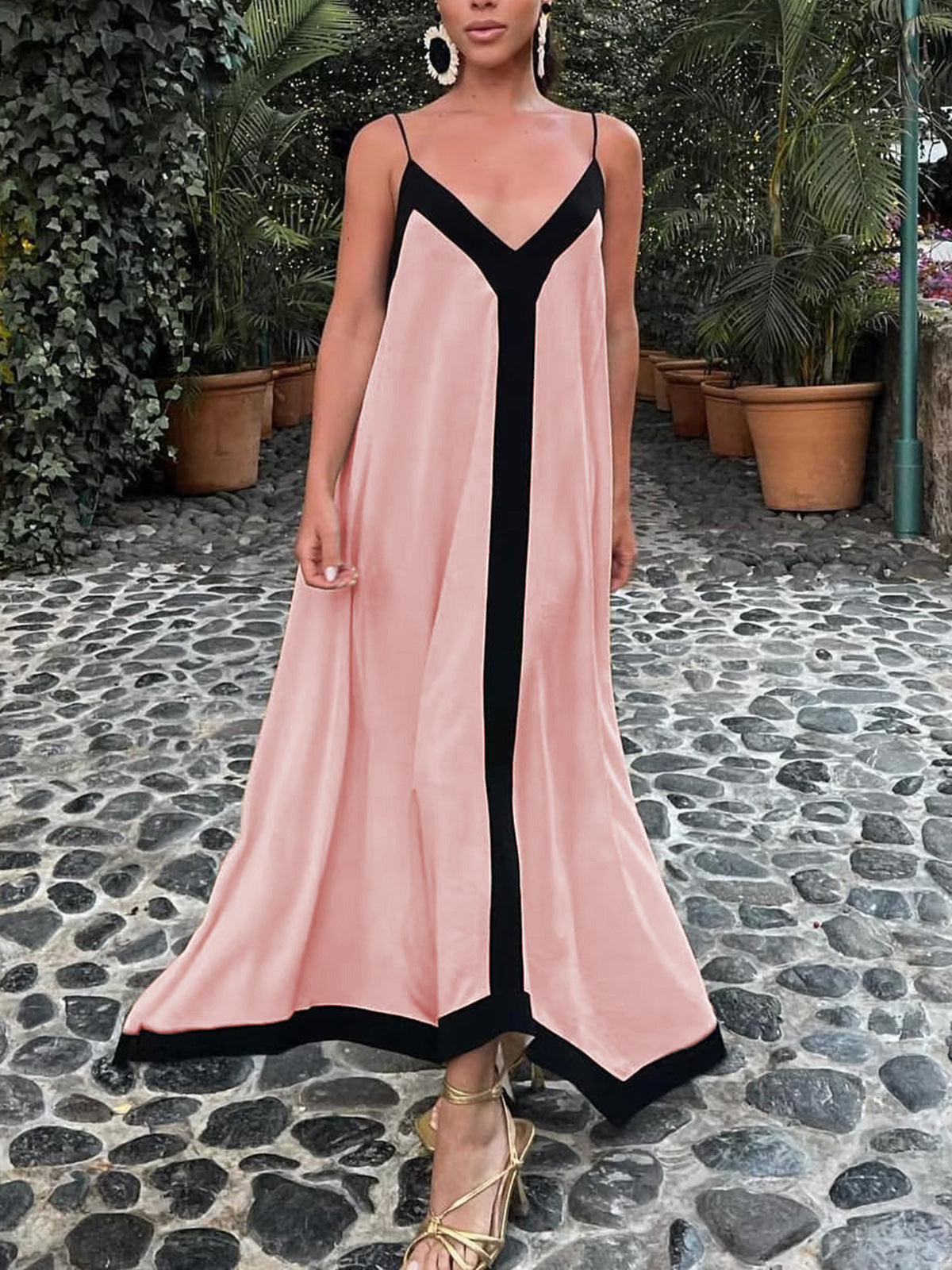 Elegant Contrast Detail Maxi Dress