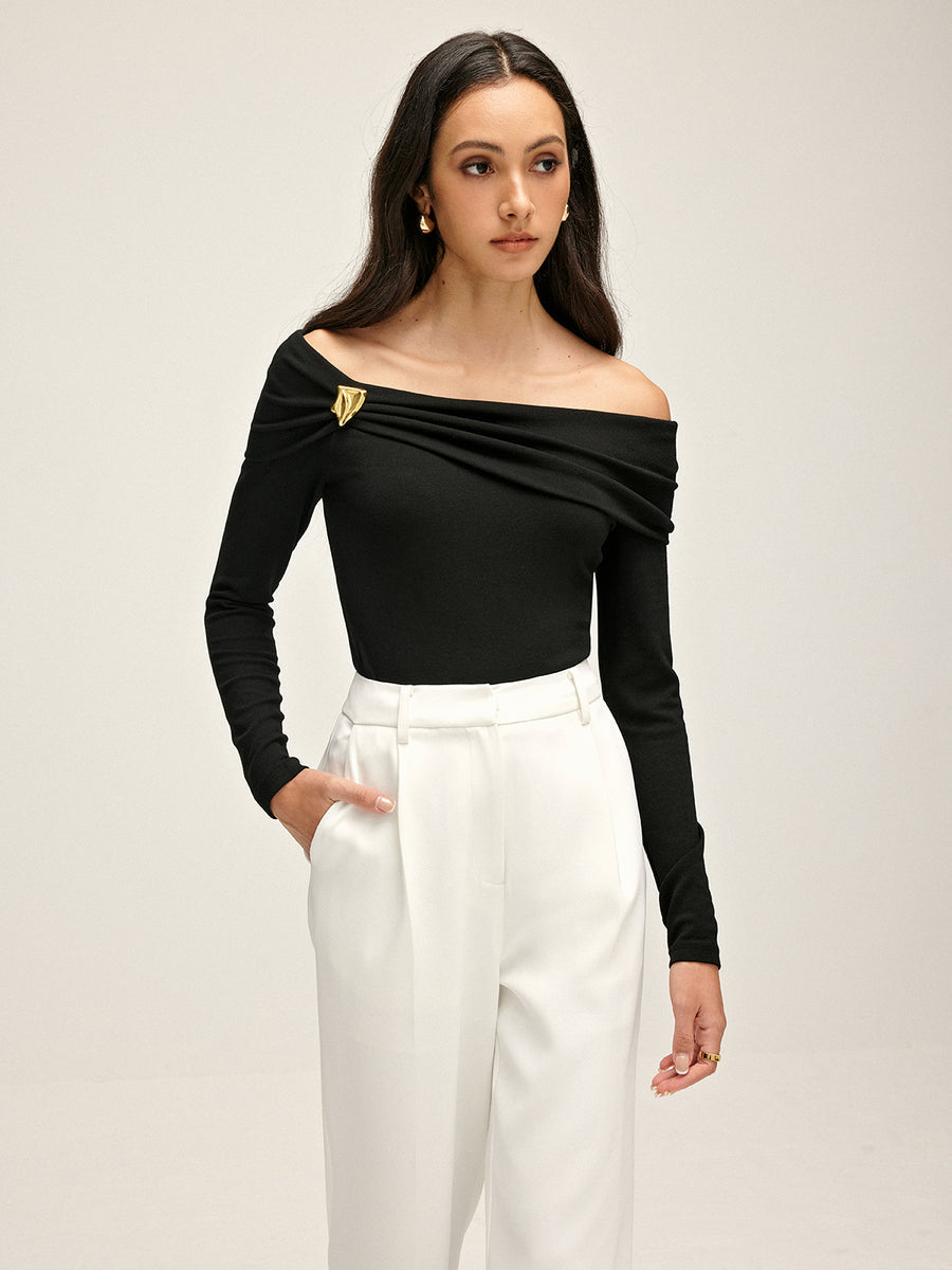 Off-the-Shoulder Brooch Detailed Blouse