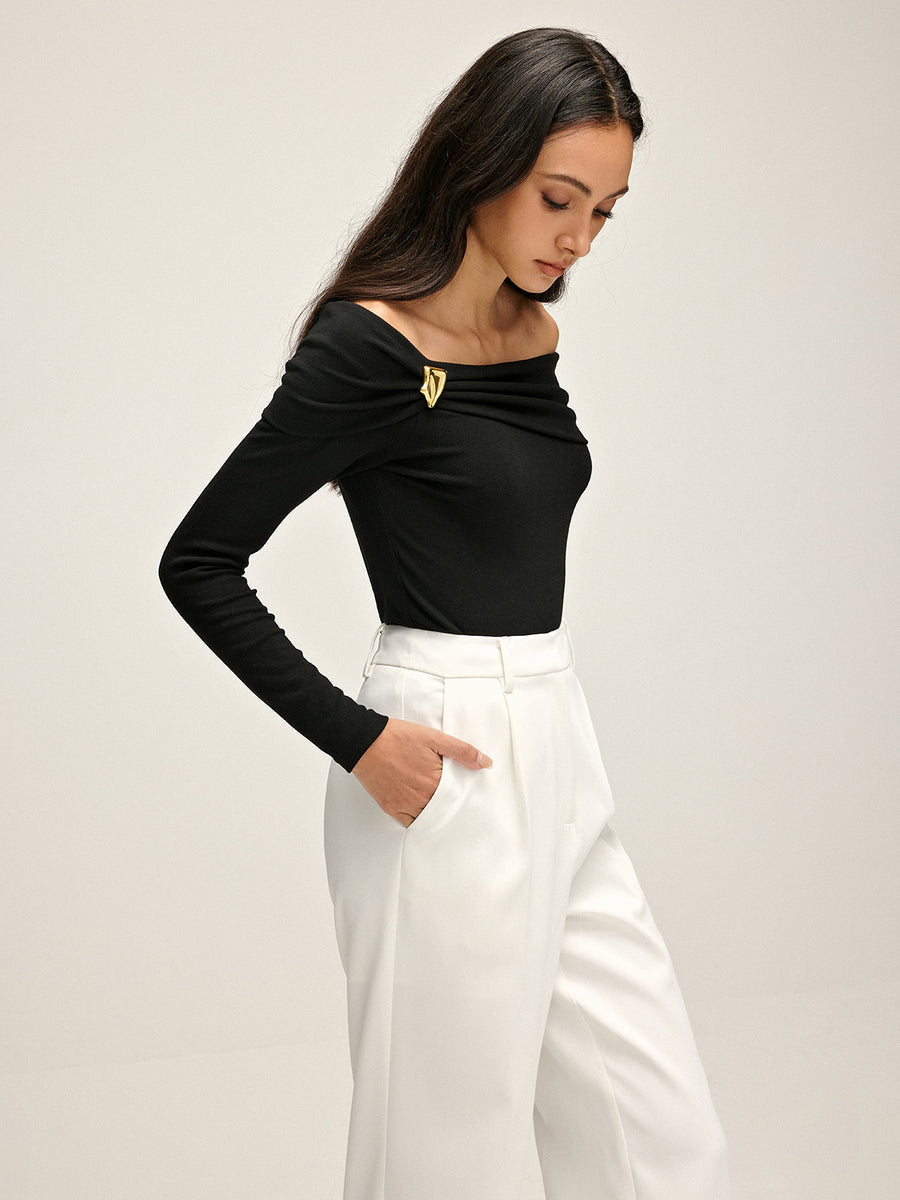 Off-the-Shoulder Brooch Detailed Blouse