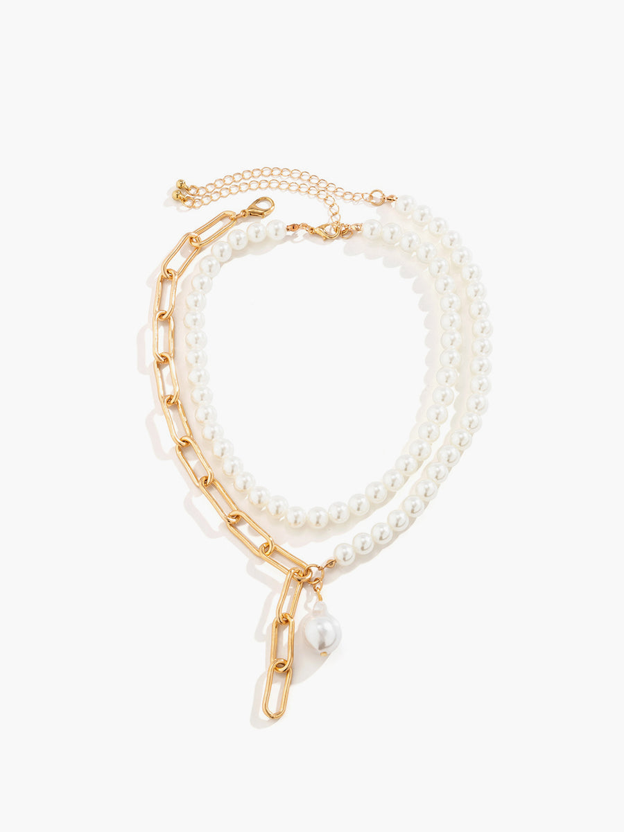 Elegant Pearl and Chain Detailed Necklace