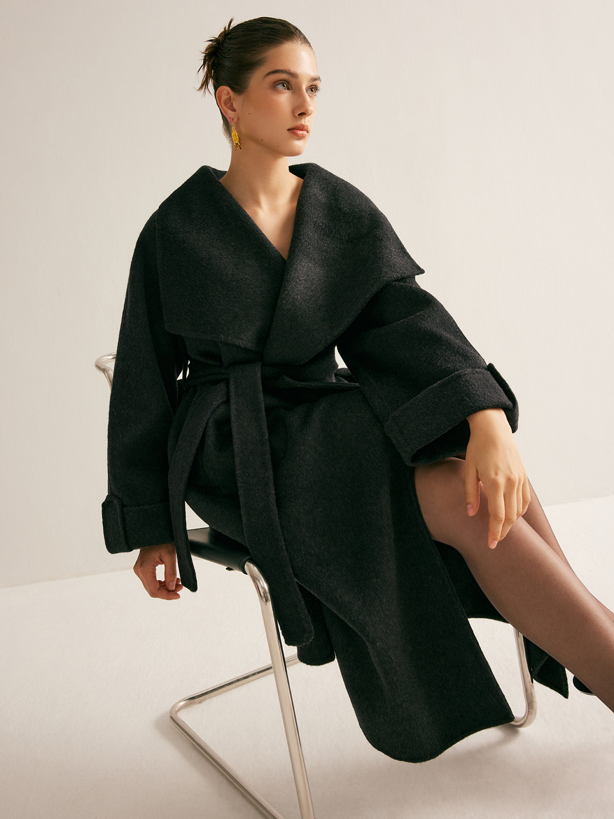 100% Wool Coat Where Elegance and Comfort Meet