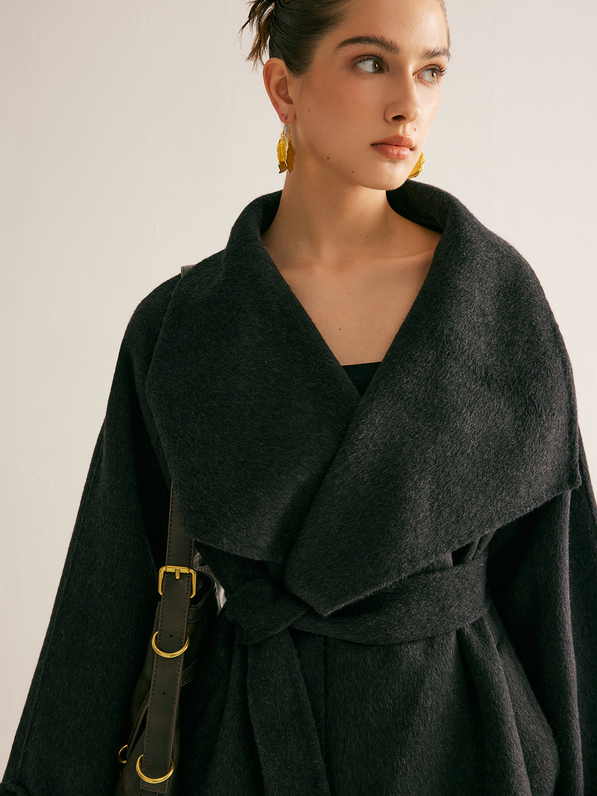 100% Wool Coat Where Elegance and Comfort Meet