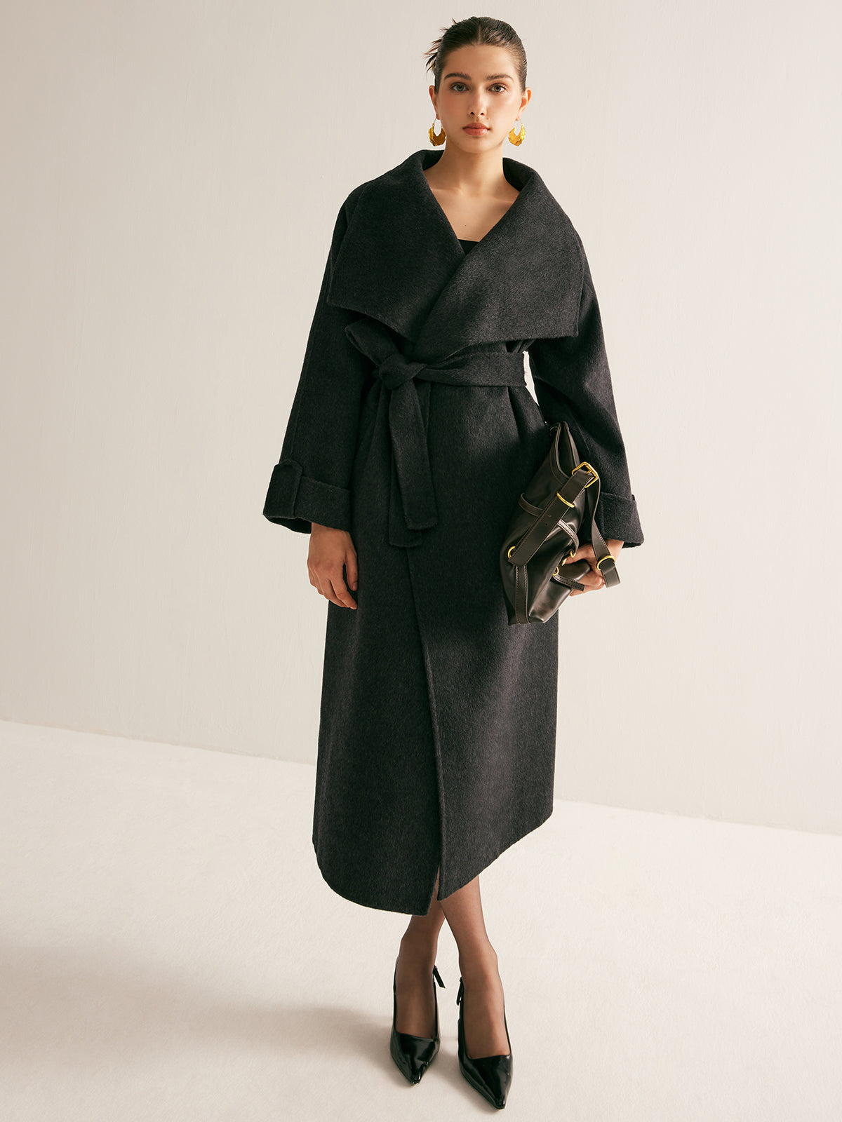 100% Wool Coat Where Elegance and Comfort Meet