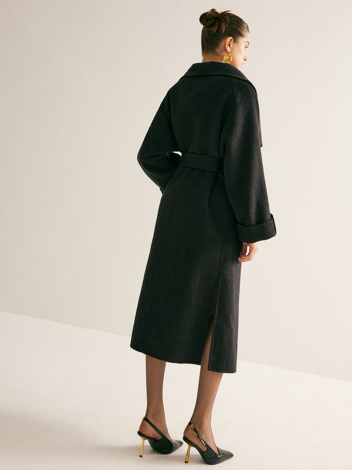 100% Wool Coat Where Elegance and Comfort Meet