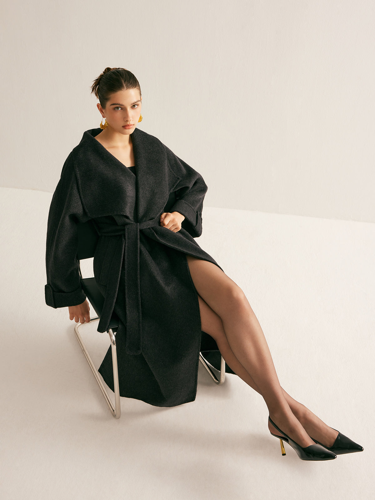 100% Wool Coat Where Elegance and Comfort Meet