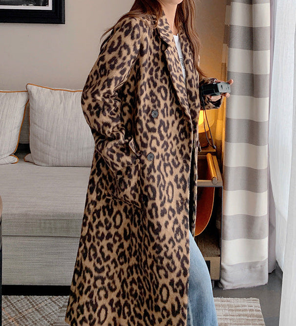 Stylish and Comfortable Leopard Patterned Coat