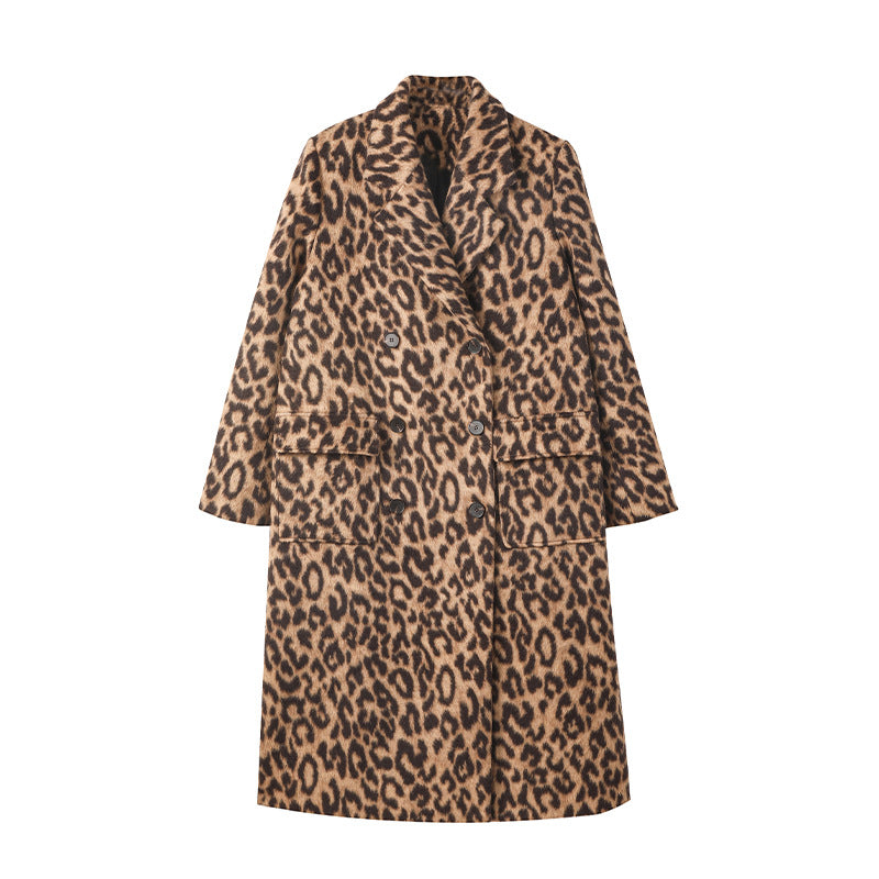 Stylish and Comfortable Leopard Patterned Coat