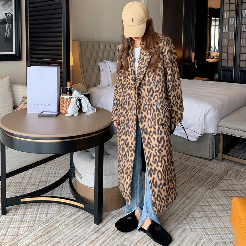 Stylish and Comfortable Leopard Patterned Coat